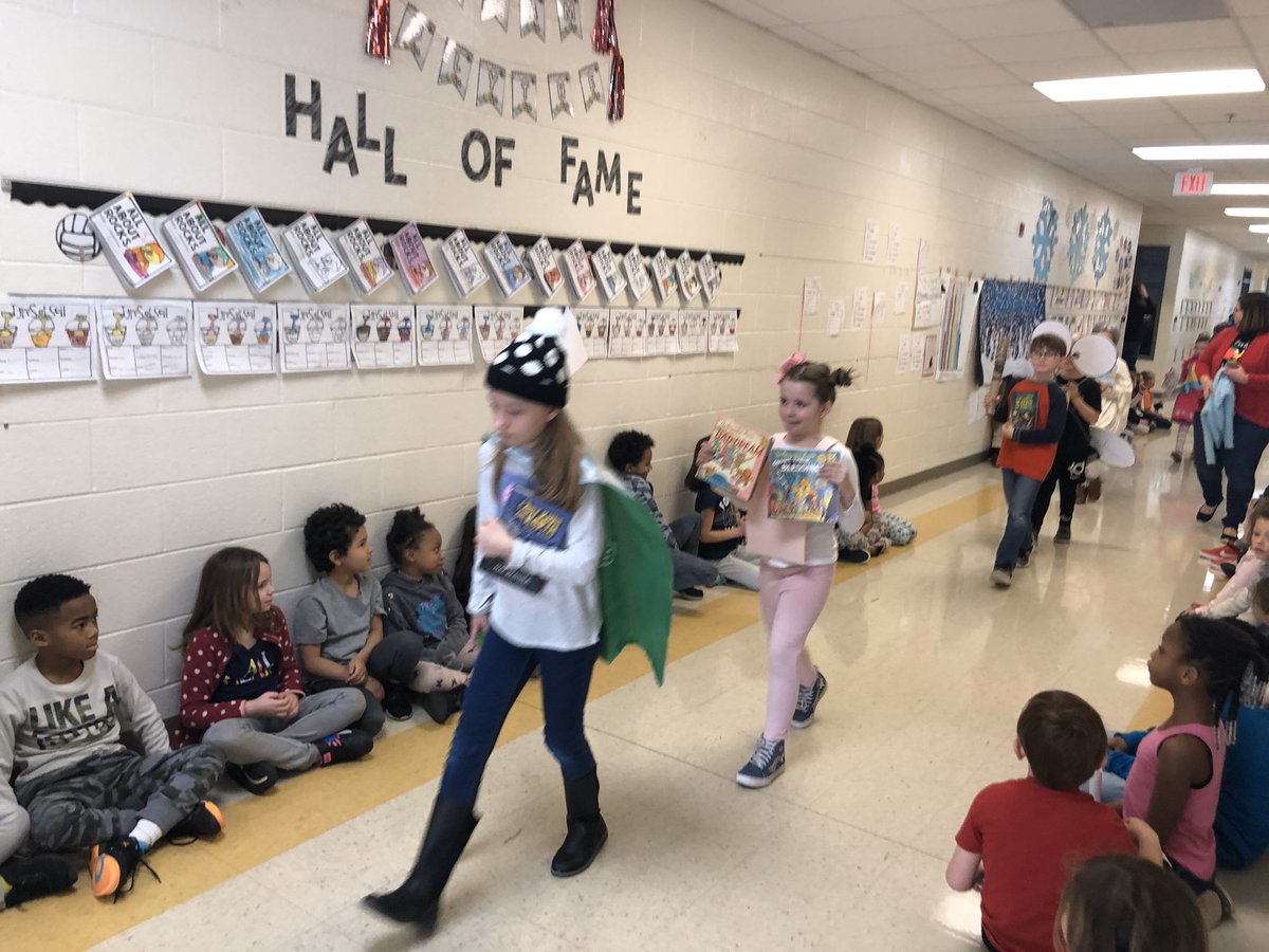 PrimarilyMedia's tweet photo. I just love our second grade book character parade. #read #bogerreads #teamboget #shinebogerbright #read15 #bookcharacter 💕📚❤️ https://t.co/nOB9NUBZJ8