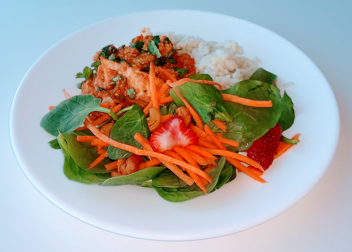 tweetspotBOS's tweet photo. Today's offerings include Indian Buffet Style Chicken, Carrot Salad with Cashews, and Coconut Basmati Rice! https://t.co/6pGB6SCw7z