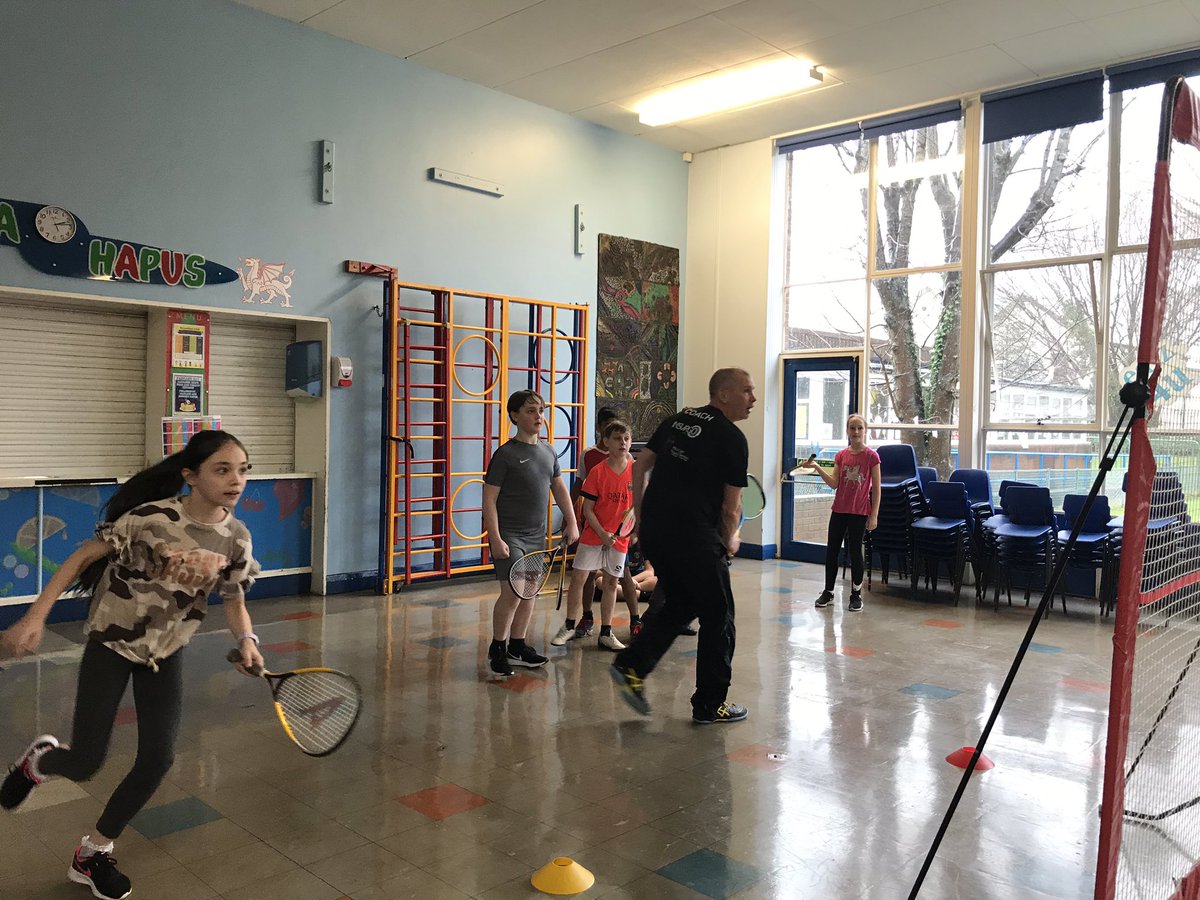 sqwales's tweet photo. Fantastic afternoon of Squash taster sessions in @caedrawprimary - Opportunity to try junior Squash at Merthyr LC - See flyer for details - thanks @ActiveMerthyr for the help with school link 👍 #trysquash #opportunities #active #FUN https://t.co/blFFLOaNDI