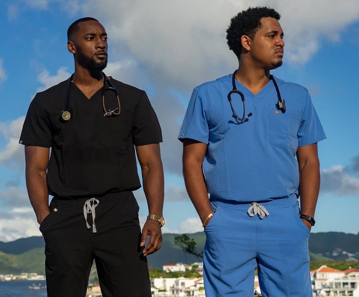 saneblanchard's tweet photo. Growing up I always wanted to be a superhero. In my scrubs I feel like I am one 👨🏾‍⚕️ 💪🏾🦸🏾‍♂️ https://t.co/dzytCQDPzh
