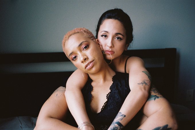 Got my duo photoshoot set sent to me and IM IN LOVE. YOU GUYS! Whose trying to create some art? https://t