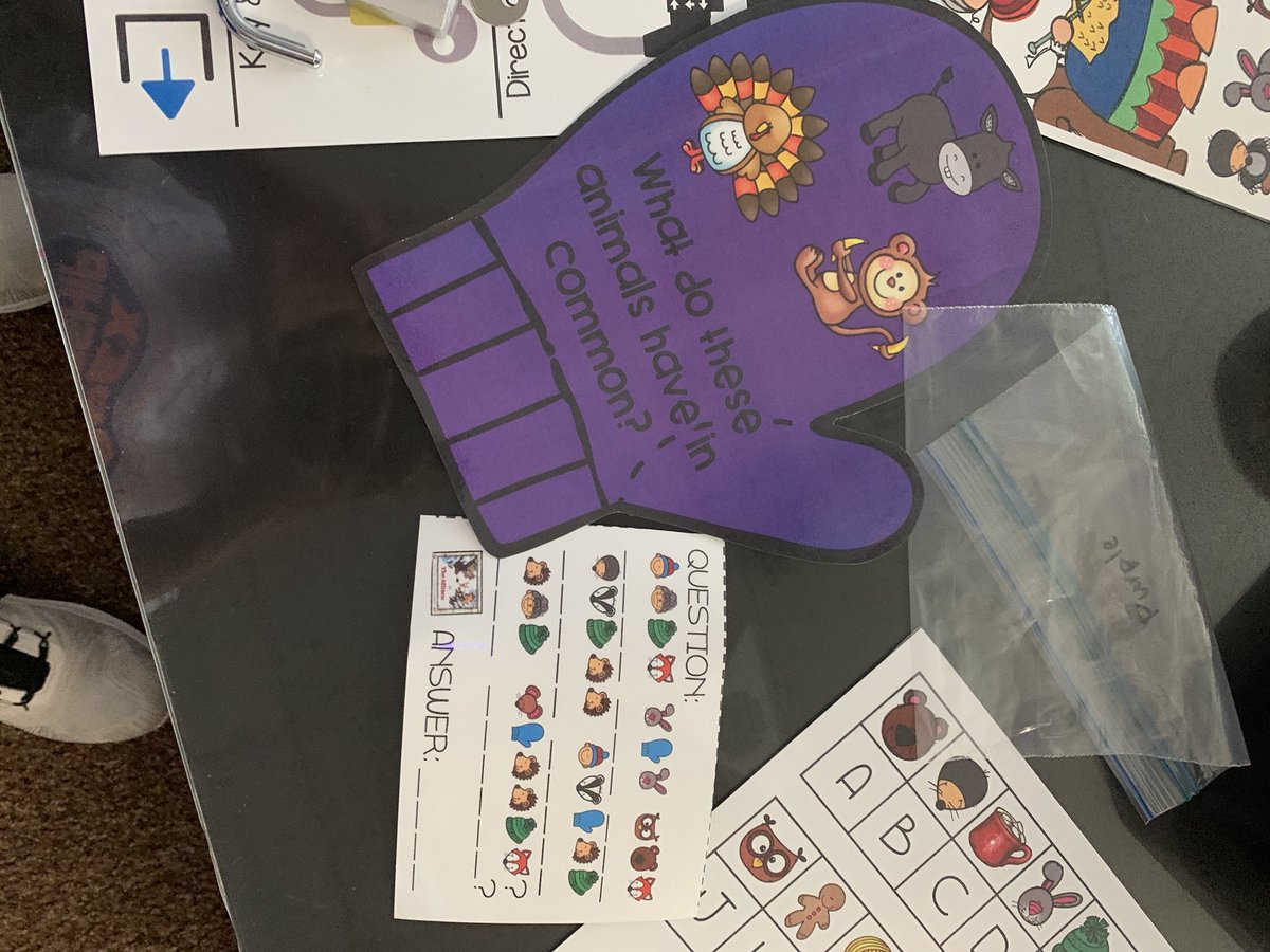 EagleRidgeKISD's tweet photo. Mrs. Markham’s 1st grade class is so engaged in breakout boxes today! #ERELimitlessLearning #ERELimitlessFun https://t.co/JBifhbvdUc