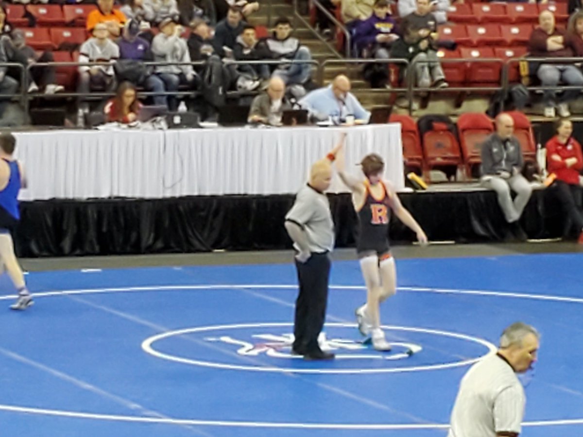 CGBRockets's tweet photo. In this morning's quarter final Cael Erickson pins Clear Lake in 3:00 to advance to tonight's semi-final match. https://t.co/OKG8iJqiH1