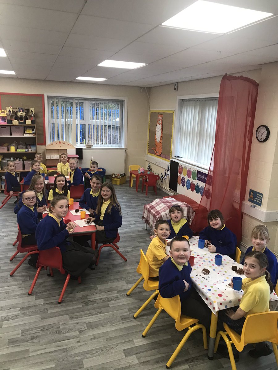 LSM_Headteacher's tweet photo. Another amazing #BeBoldFri at #teamLSM finished off with #HotChocFri with our fabulous children. Drinks, cakes & a quiz to celebrate their amazing efforts @johnbryantHT @chrisdysonHT @james_jmw @Gardine13Sophie @drewpovey @stthomasce @AcornTrustCEO @LSMYear2 https://t.co/xrIU9IXwug