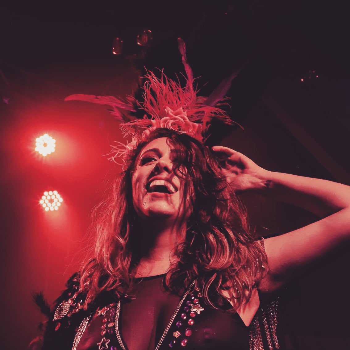 LicaTito's tweet photo. Voltando a nossa última programação de carnaval....sábado dia 29/02 estaremos com o @blocodaamy no imperdível Baile da Sorte! 💃🏻🍀
Quer VIP? Aqui tem o link https://t.co/SWZVM9Yiol ... e CHEGUE CEDO... pq vale até 23hs 😉
Pic 📸 #camilauchoa
#rj #agendacarioca https://t.co/mce4bYK9U4