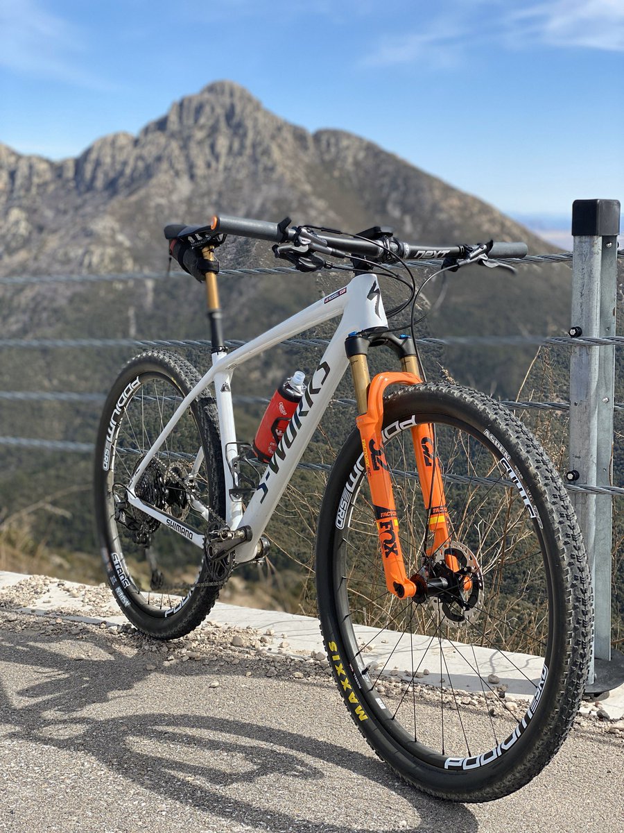 finsty's tweet image. I fell in love with mountain biking as a kid because it allowed me to see and explore new places. Mount Hopkins has been on my radar for years and I’m excited to have finally checked it off the “to-ride” list yesterday. #makeitgood