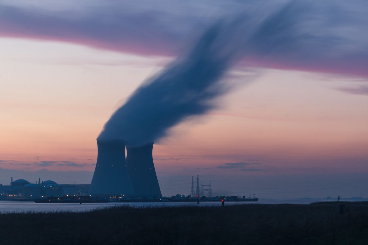 XOFuture's tweet photo. Fusion has been the holy grail of energy production for the past 50 years. Is the technology finally here? #ClimateChange #Energy #FutureXO https://t.co/SMe8HVGzKW https://t.co/u69qU8AfJI