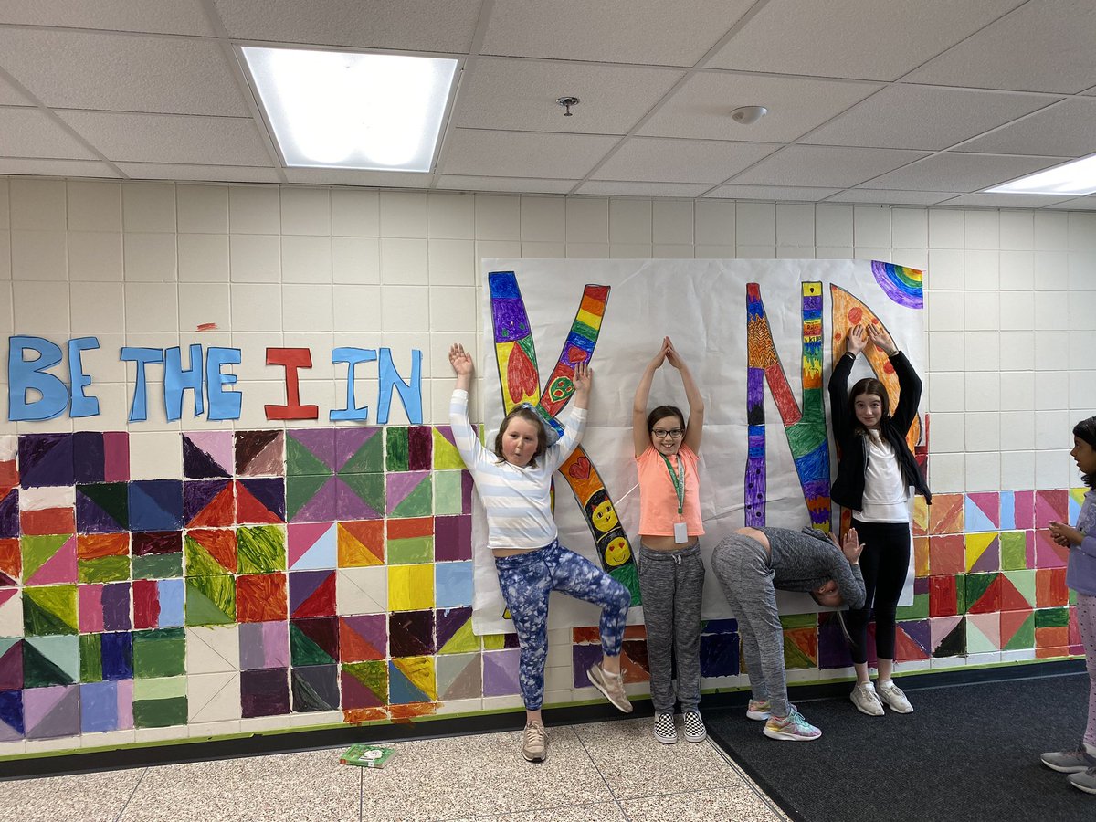 Highlands_ELEM's tweet photo. Be the I in KIND! @edinaschools @PTOHighlands https://t.co/yFAgzSozw1