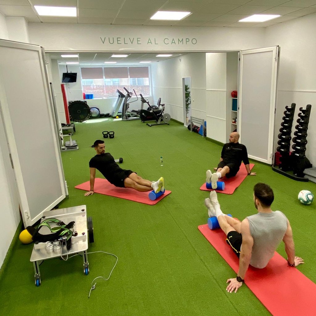 Activa_Sport's tweet photo. Acabamos la semana a tope de energía!!! Preparados para el fin de semana!! 🚀

#entrenamientopersonal 
#entrenamientofuncional
#entrenamientogrupos 

#vuelvealcampo 💚🔋 https://t.co/6MWPvc8YR9