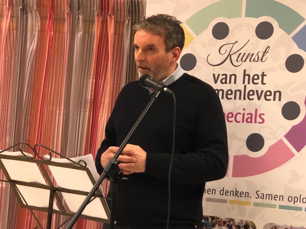 Geslaagde avond die heel mooi bijdraagt aan de #Kunstvanhetsamenleven. 

Leuke ontmoetingen met mooie gedichten, dans, muziek en kunst. 

 #Rembrandt #Rumi #Ebru