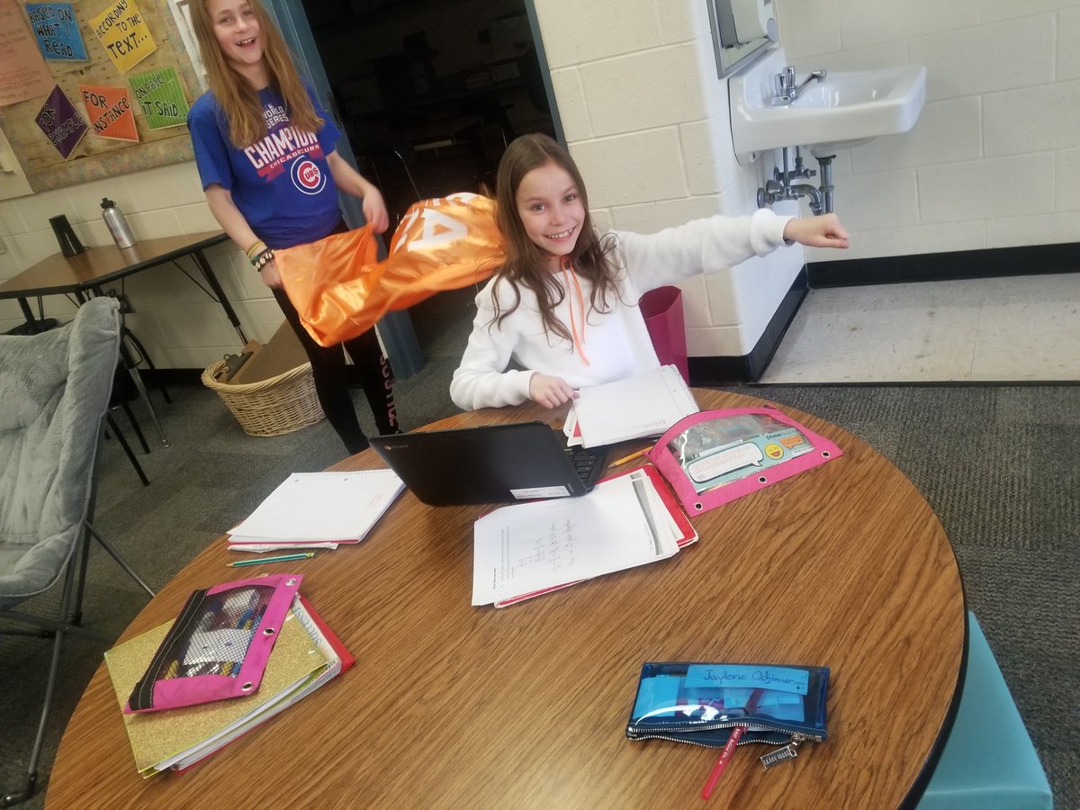 Jen Larson tweet media