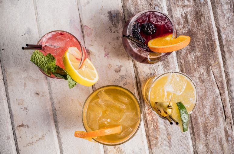 PhxFamousDaves's tweet photo. Thank goodness it's Friday... Relax and sip back with one of our Signature Cocktails. https://t.co/ucyLgYPVTG