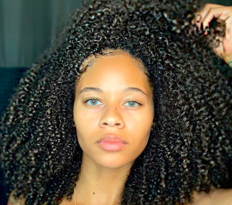 KinkyCurlyCrew's tweet photo. This beauty did a #WashAndGo using Fast Dry Foam & she is giving us all the hair goal vibes! Try our Seriously Smooth Fast Dry Foam & watch it work it's magic for you! πΈ: @_naturallylala
#vibes #kinycurly #fro #frogoals #hairgoals #naturalhair #naturalista #naturahairdoescare https://t.co/5GDH1FVdnA
