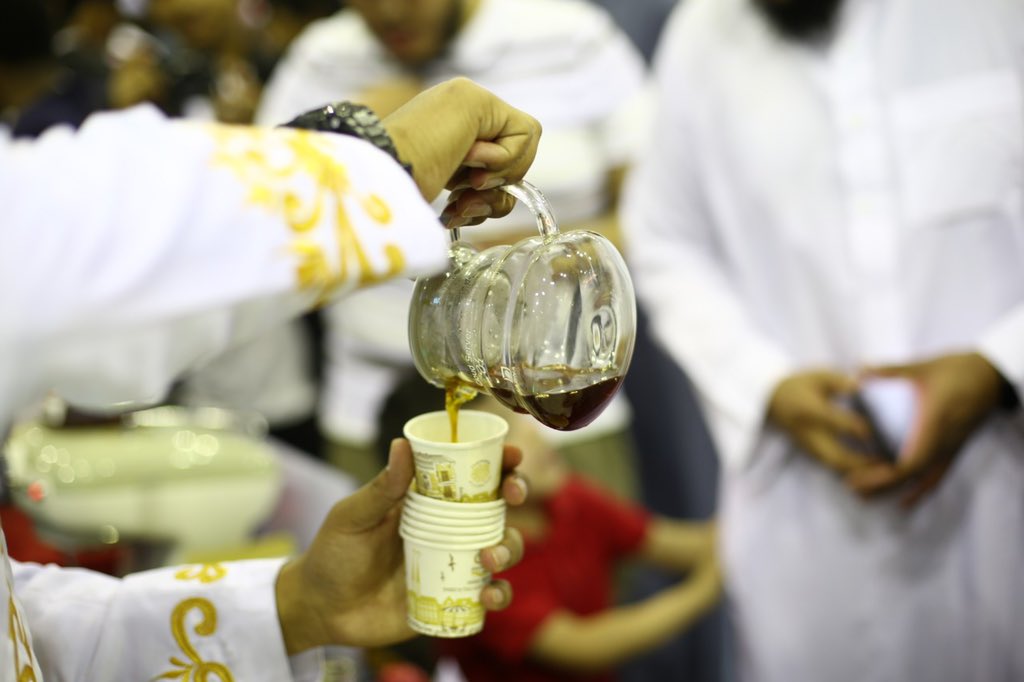 القهوة، ذلك المشروب اللذيذ، الذي يجمع محبيه وعشاقه وأنصاره، على تفضيله وإيثاره على سائر المشروبات.

في «يوم القهوة العالمي» 
نسقيك ألوانا مختلفة من القهوة.
.
.
#مهرجان_الثقافات9
#الجامعة_الإسلامية