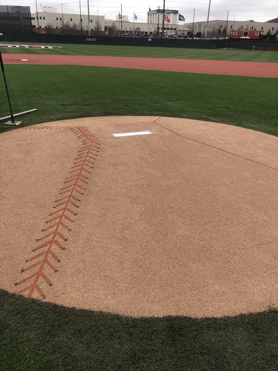 Tyler__Bergin's tweet photo. Thought I’d be a little extra on #FinesseFriday #TurfaceArt #Blackstick @libertybaseball @Turfaceproducts @DuraEdge @hinkley_brian https://t.co/q3FY3Vstlj