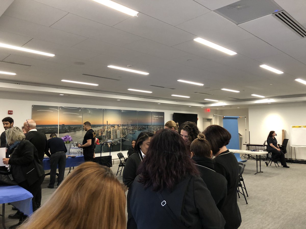 ssimonson10's tweet photo. Lots of engagement at this month’s uIMPACT event: headshots, blood pressure checks, and oatmeal samples from #thesoulfulproject, also sold at the airport and grocery stores across the region @EWRmike @cathy_innocenti @mobilizenj https://t.co/kPImY1d62D