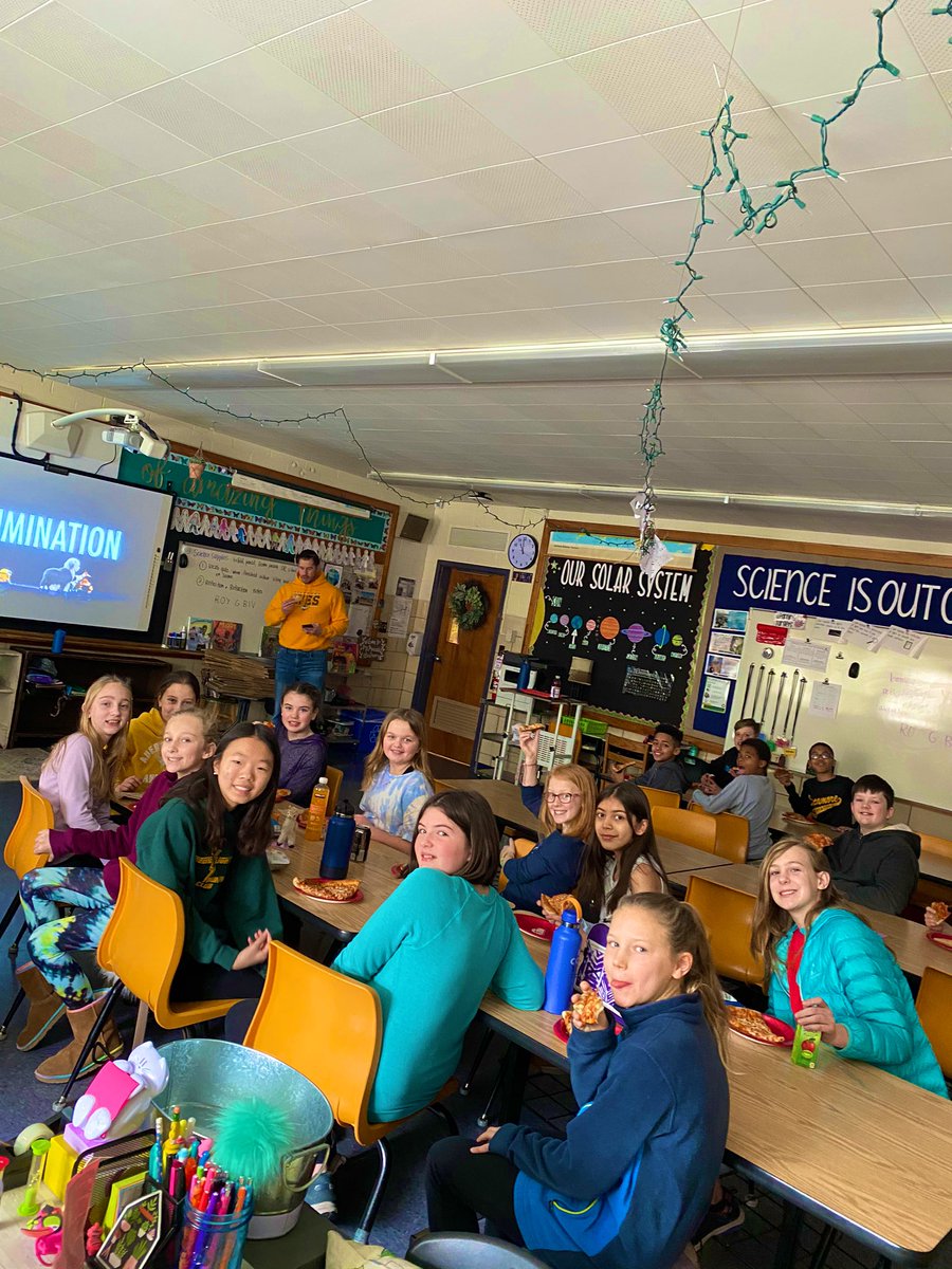 Our Q3 pizza party winners!! Congrats you all earned it! ❤️🍕 @EHGreeneSchool