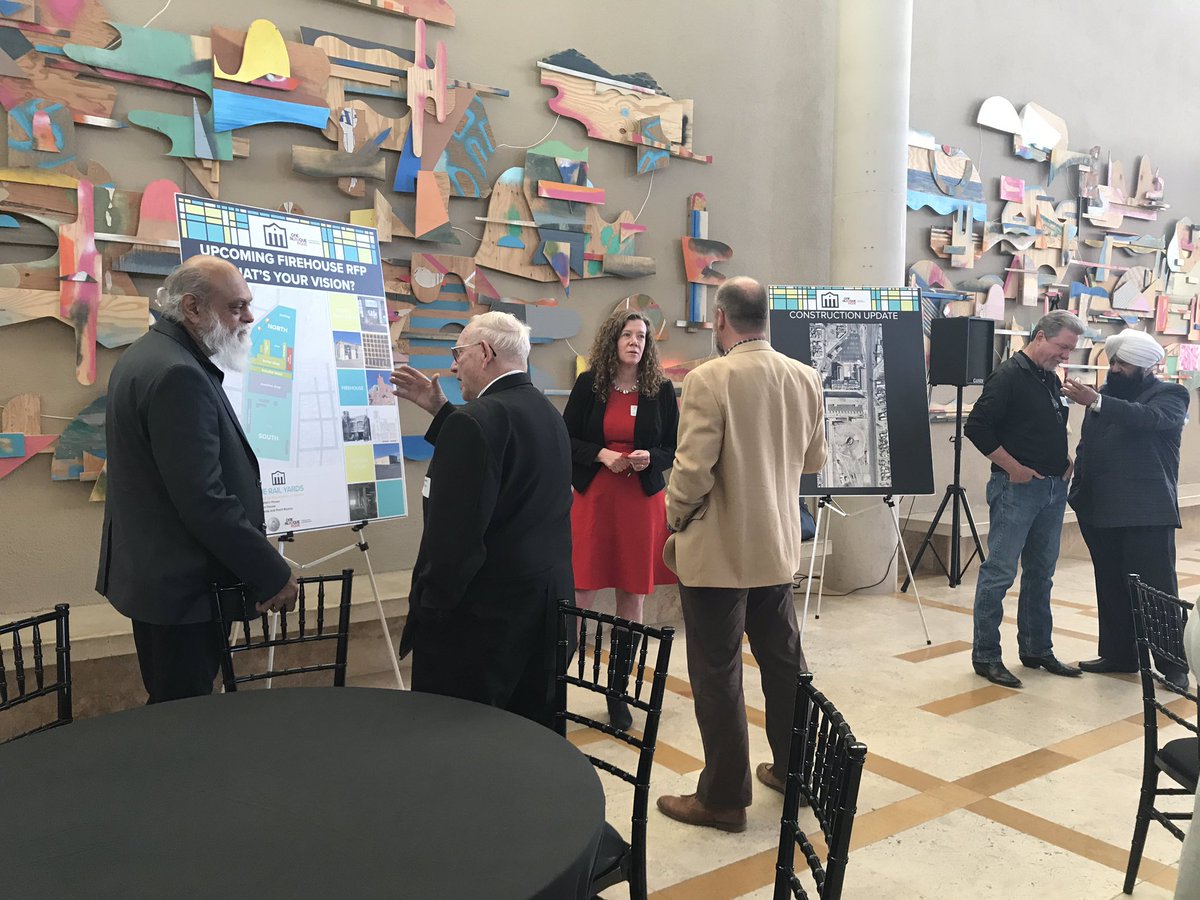 ABQRailYards's tweet photo. Last night we brought together developers, creatives, designers, planners, brokers, the film industry, and civic leaders to mix, mingle and meet one another in effort to generate innovative and creative proposals for the upcoming Rail Yards RFEI. 💼🎬🎨📐 https://t.co/5VpmrI7wC8