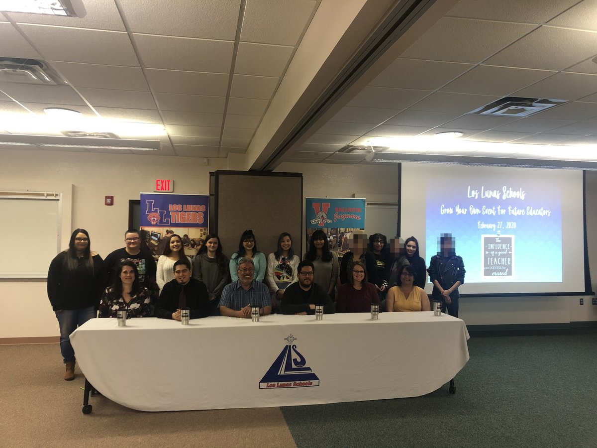 Future teachers! <a href="/LLHSTigers/">Los Lunas High School</a> &amp; <a href="/vhsjags/">Valencia High School</a> students learn what it takes to become an educator, specifically at Los Lunas Schools. Details at: llschools.net/news/future_te… <a href="/LLHSPrincipal/">Los Lunas HS Tigers</a> @LLS_EdTech <a href="/LLS_SPSV/">LLS Special Services</a> <a href="/llssuper/">Dana Sanders</a> <a href="/lunas_los/">Los Lunas Schools Personnel Department</a>