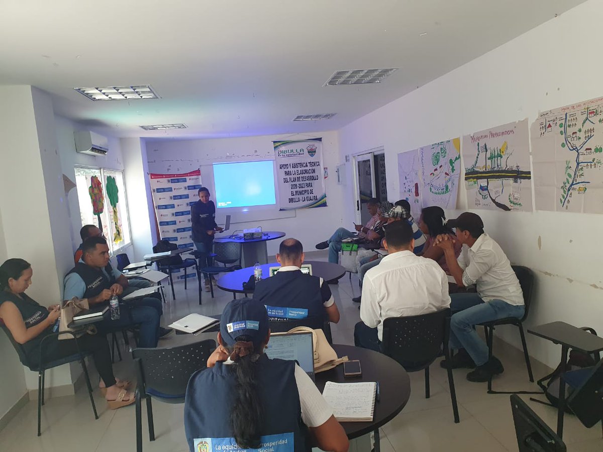 Alvaro_Iguaran's tweet photo. Satisfactoriamente se cumplió esta mañana la Mesa de articulación del programa #FestVII en el municipio de dibulla #LaGuajira, con el acompañamiento de la alcaldía, líderes, familias beneficiarias y el operador #UTP. https://t.co/gHZLq0tgKu