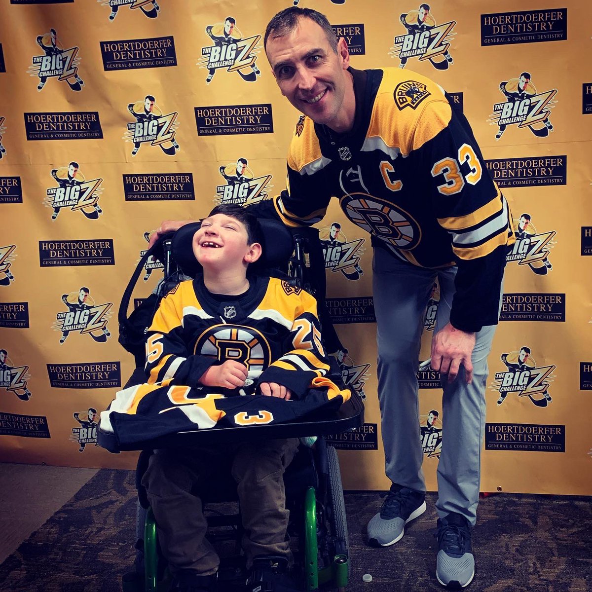 NEBombers's tweet photo. Two of our athletes attended the #bigzchallenge and met Bruins Legend @zeechara33 - @bruinsdentist and their crew were so welcoming and accommodating with Silas and Serafina, Z was so good with them, he treated them like all of the other Jr. Hockey players at the event! #HIFE https://t.co/agm3DsTQhH