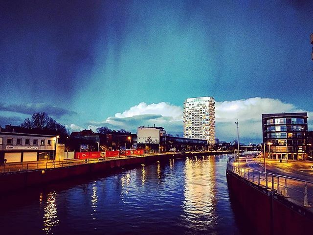 Peeveedh's tweet photo. Kortrijk Diksmuidekaai Ijzerkaai #kortrijk #igkortrijk #igerskortrijk #igers #stadkortrijk #duizendkortrijksestraten #diksmuidekaai #ijzerkaai #streets #streetphotography #architecture https://t.co/Zwj9UPvZb4