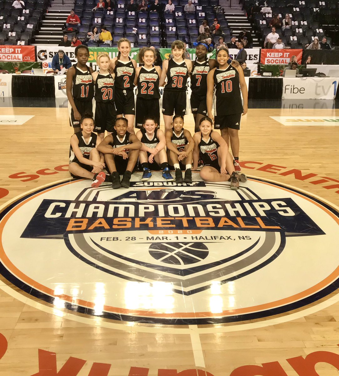 MssIngram's tweet photo. Oxford @oxfordschoolhfx girls repping their school &amp; showing off their skills at the @AUS_SUA basketball championship tournament half time show!!! @HRCE_JHsports https://t.co/Hvfrsx3kMO