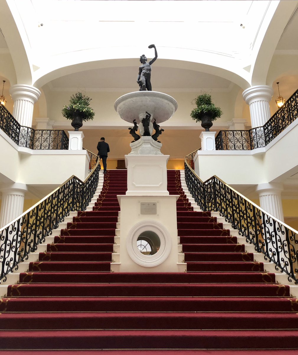 PascalCubb's tweet photo. And the winner is...🏆
#GPCE2020 à Porto, le Beau Jury de Matthieu Elkaim va rendre son verdict... une tres belle édition (N*46), dans un très bel hôtel et des hôtes de grande qualité! @GPCE_UPE @JCDecaux_France @ClearChannelFr @PhenixDigitalFR @mediatransports Co @Sunglasses_fr https://t.co/GQsTSueCWq