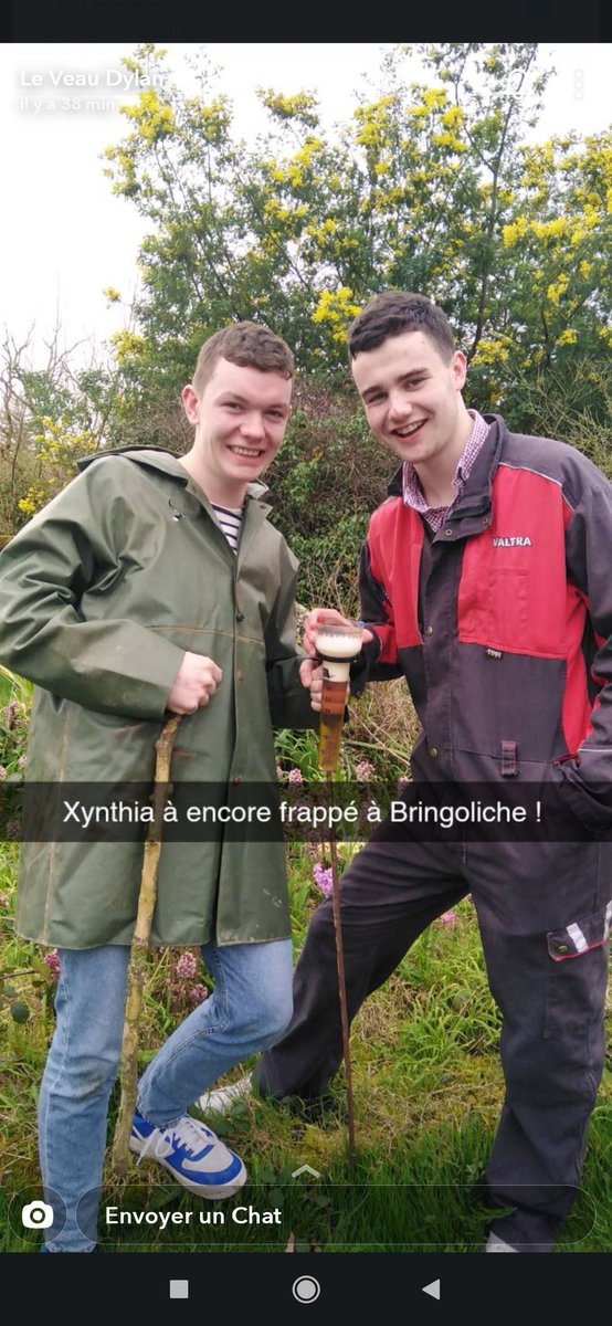 Valentin_Callac's tweet photo. J'ai jamais vu une bouteille de get durée aussi peu longtemps #2min30 #Bringoliche https://t.co/pfvYOrJxFy
