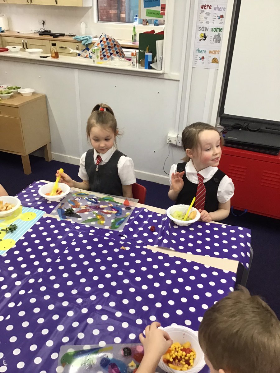 ClassOneMrsL1's tweet photo. The children did an excellent job today making their healthy fruit and vegetable salads. They used equipment safely to prepare their salads; they enjoyed eating them most of all. https://t.co/F8fzAaCxF9