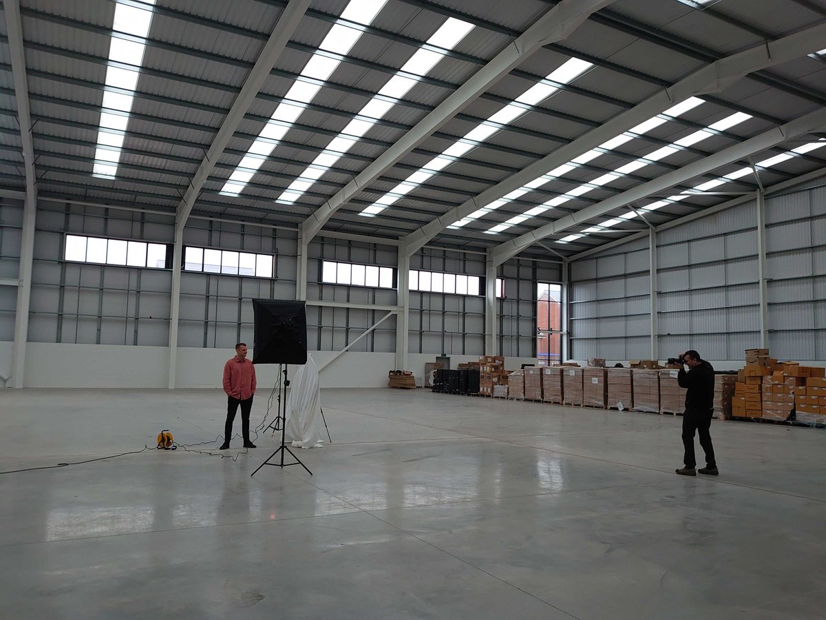 huboofulfilment's tweet photo. We had a photo shoot of our amazing team today! Even our four legged mascot had to show us her best pose! #Photoshoot #partoftheteam #HumansofHuboo #WorktheCamera #fulfilment #ecommerse #startup https://t.co/yMWRaFNeJZ