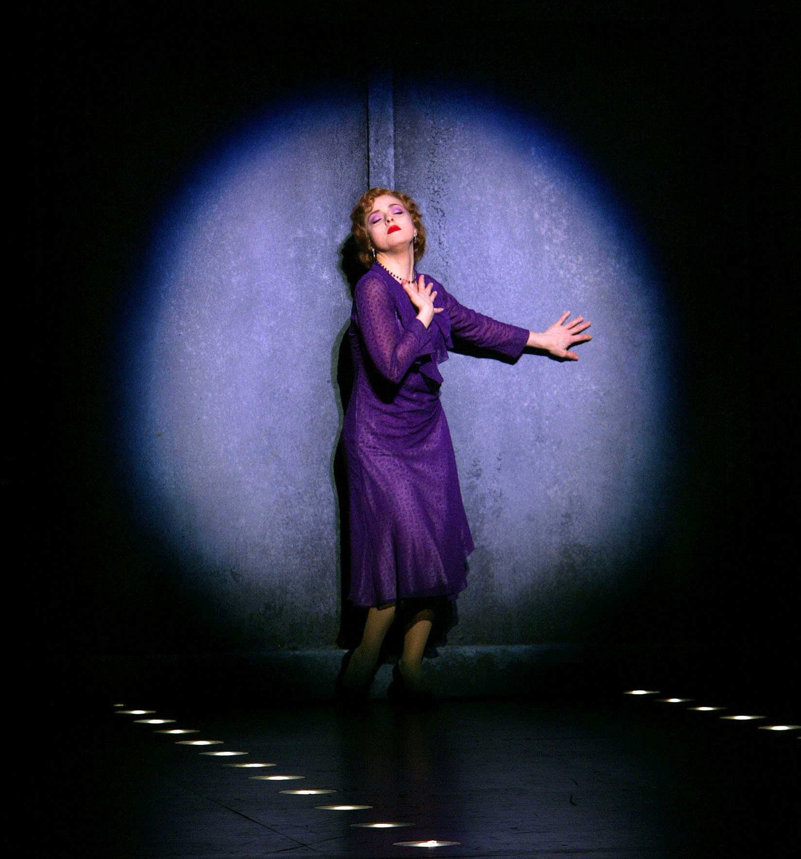 Happy 72nd birthday to Bernadette Peters, who we all know was robbed of a Tony for Gypsy in 2003. 