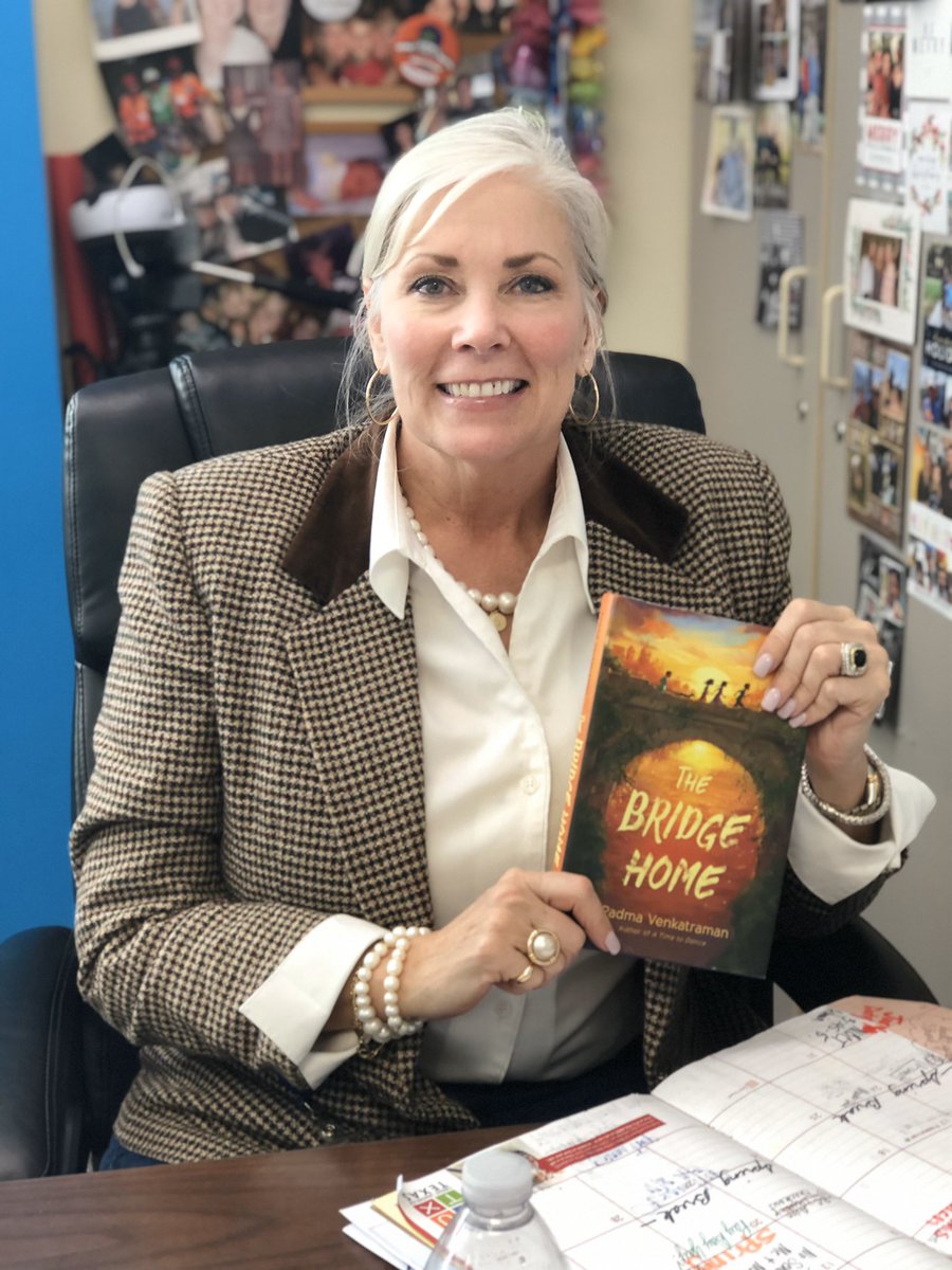 #MISraidersread!! Reading potential books for our 6th grade summer reading list!💗