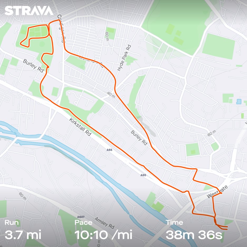 RunningSeeds's tweet photo. There's no stopping our lovely bunch of runchtime #WellingtonPacers - we may have been thin on the ground due to the liquid (&amp; frozen) sunshine but took a steady jaunt up to the fab @LeedsParks Burley Park.

#whatwhitetrainers #ukrunchat https://t.co/qpF1L2IfBQ