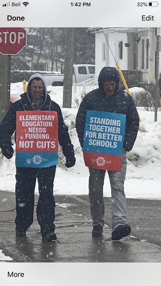 Walking out??  No!  Standing up!!
#CutsHurtKids #ETFOstrike #Istrikebecause  <a href="/ColleenMackin/">Colleen Mackin</a>  <a href="/PspRenfrew/">Renfrew PSP President</a> <a href="/rctl_etfo/">Renfrew County Teachers’ Local</a>