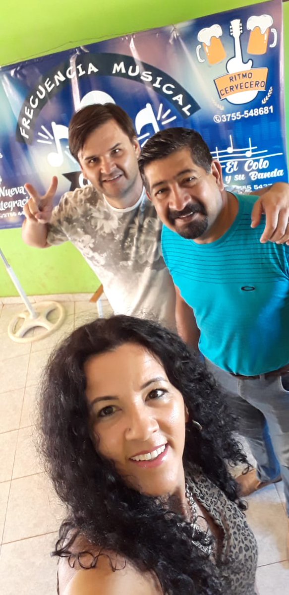 EmanuelNazare11's tweet photo. Hoy haciendo radio con el negro aguinaga silvia hormaeches y yo chani eh informando a los colegas sobre lo salarial y dando la tranquilidad que el día 9 empiezan las clases. @Marcos42866602 
@EgidioAguinaga @fabianchilipank @udpm_info @Silvy30814934 @Luis55126091  @grillo141 https://t.co/mYHYbm27Cq