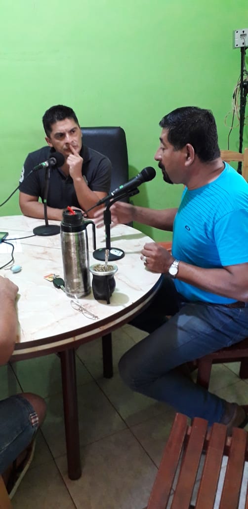 EmanuelNazare11's tweet photo. Hoy haciendo radio con el negro aguinaga silvia hormaeches y yo chani eh informando a los colegas sobre lo salarial y dando la tranquilidad que el día 9 empiezan las clases. @Marcos42866602 
@EgidioAguinaga @fabianchilipank @udpm_info @Silvy30814934 @Luis55126091  @grillo141 https://t.co/mYHYbm27Cq