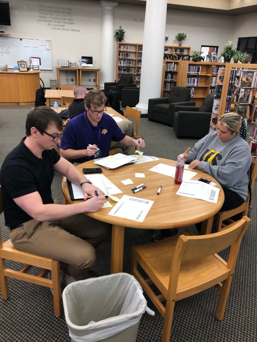 VS_UCDirector's tweet image. #FutureReadyPCSS
#PutnamProud

@UppermanBees school PL lead facilitators train teachers in preparation for the Launch Day celebration at UHS on March 9. Way to go BEES!