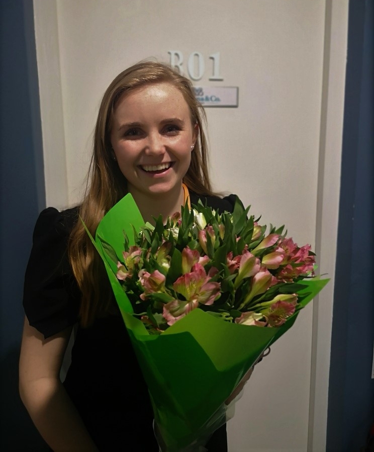 McKennaAndCo's tweet photo. Lovely surprise from a client today who got the keys to their new house this week! 🤗 🌻 #smallactofkindness #grateful #teleflorist https://t.co/25QcSjvt1v