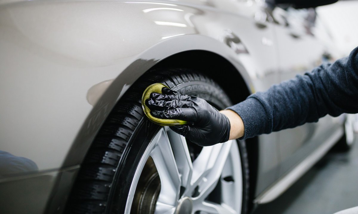 Improperly balanced tires can wear faster and cause steering wheel vibrations. Make your tires last longer with regular service: ow.ly/4Es950yrIOM