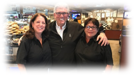 LandmarkDiner's tweet photo. Melody and Micki with Mike Francesa, Radio Host at Landmark Diner.

#MikeFrancesa #RadioHost #radio #host #landmarkdiner #phototime #saycheese #melody #micki #smiles #diner #restaurant #thankyouforvisiting https://t.co/D7CRRft3Dg