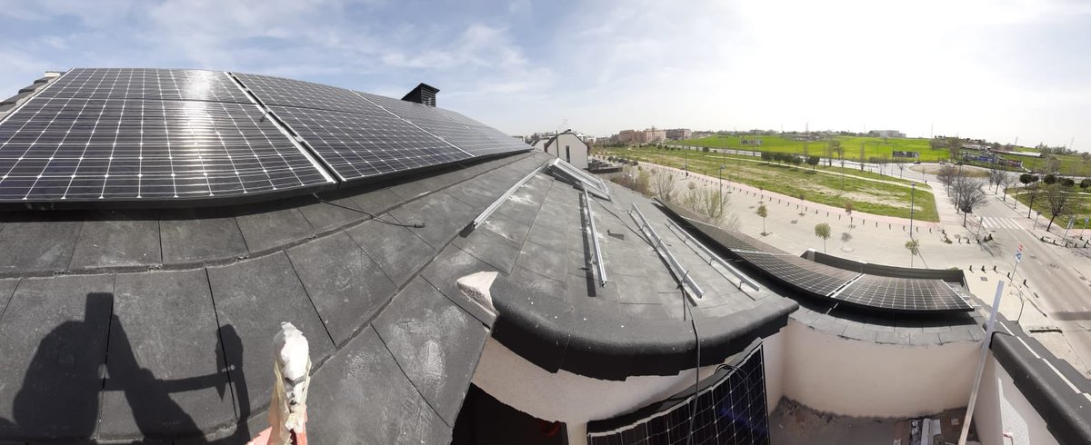 electroecosolar's tweet photo. Volvemos con una nueva instalación de 20 paneles. Esto no para, la semana que viene mas. 💚🌳🔋FELIZ FIN DE SEMANA 🌞 #energiasrenovables #energiasolar #fotovoltaica #autoconsumo #autosostenible #ahorro #panelsolar #electricidad #MedioAmbiente https://t.co/mIxUBfu7jv