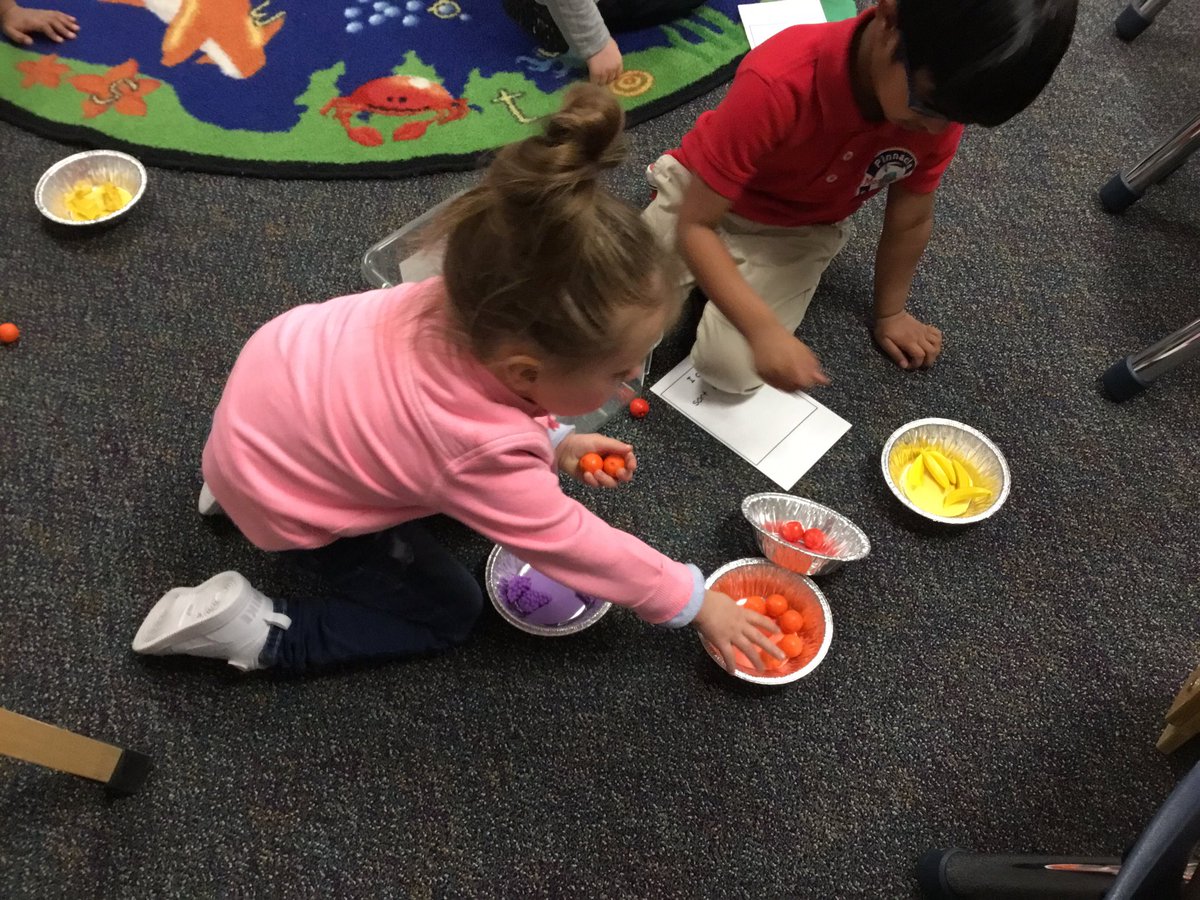 class_russell's tweet photo. Students sorting objects with partners.@class_russell FISD_ECS#ECSstory#ourFISDstory#friscofutureready#FISDlearns https://t.co/kp1YkrOATW