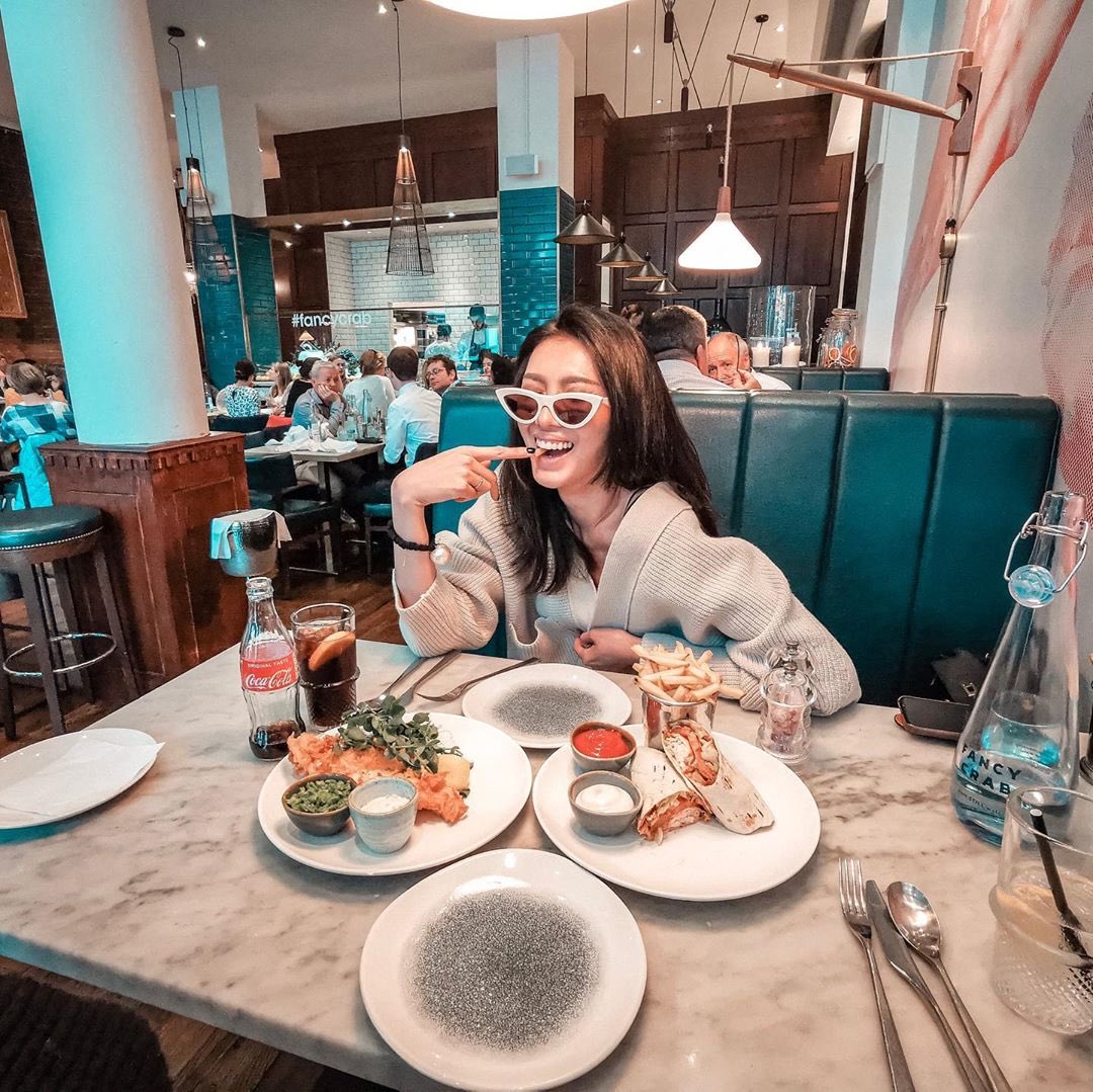 fancycrabuk's tweet image. Friday vibes at Fancy Crab! Exciting meetups, clinking glasses toasting, smiles on faces and plates fulfilled with delicious food!
Join us for dinner tonight
⠀
#fancycrab #crab #londonfoodie #seafood #foodblogger #goingoutlondon #redkingcrab #crablondon #londonrestaurants