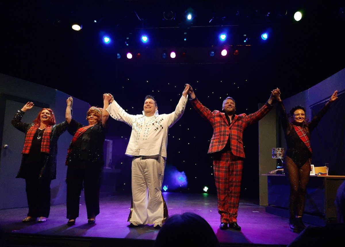 MissCatHarvey's tweet photo. Curtain down on One Singer One Song my new play. 5 SOLD OUT shows, 3 venues, loads of laughs along the way with my fab cast. Thanks to everyone involved especially @SLLeisCulture who took a big chance on me with new writing. Even bigger thanks to everyone who came to see it. 🤗😽 https://t.co/AAJkCtupp6