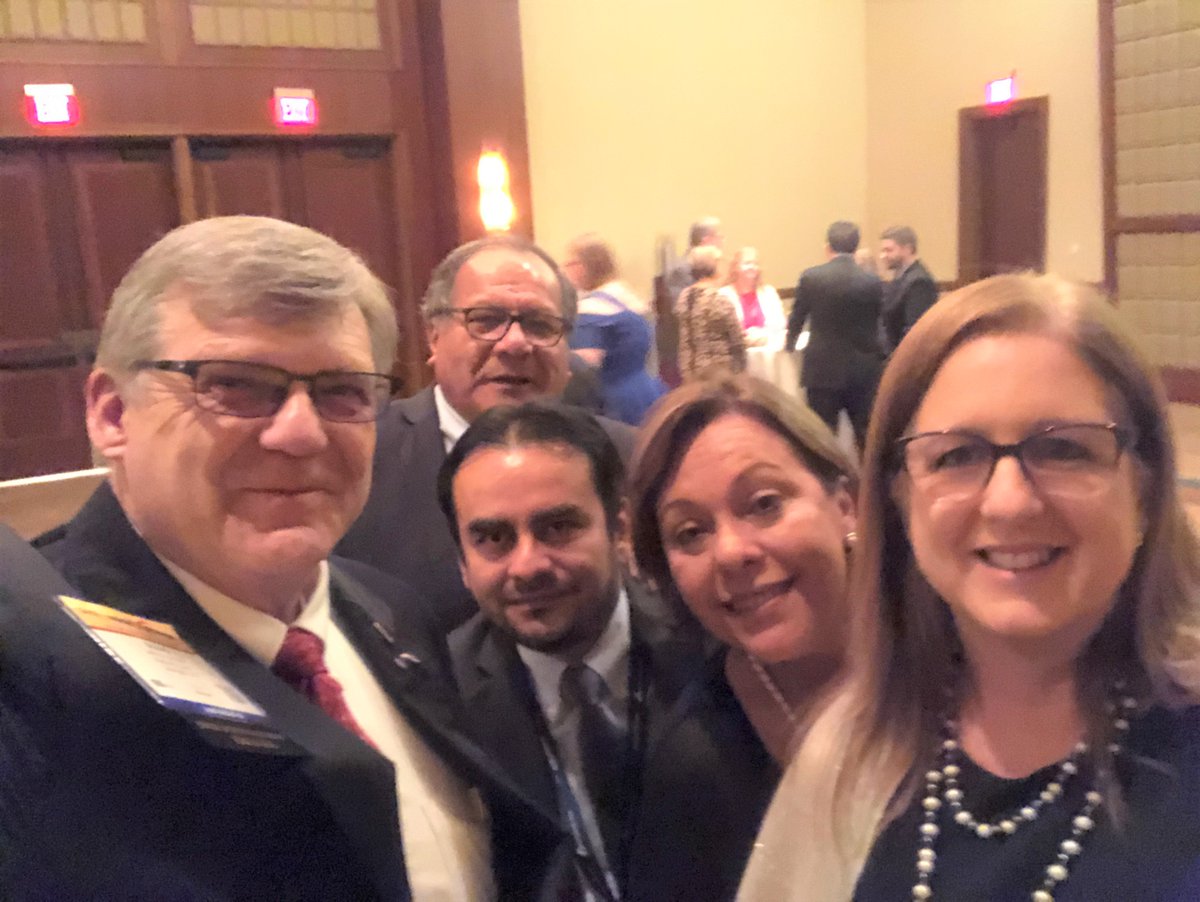 SynTerraCorp's tweet image. Along with winning an award our team was very busy at the @smecommunity Annual Conference. Dr. Matt Huddleston presented. Steve Gardner broke bread with 3 other past SME Presidents and reunited with friends who came all the way from Peru. 

#MineXchange2020