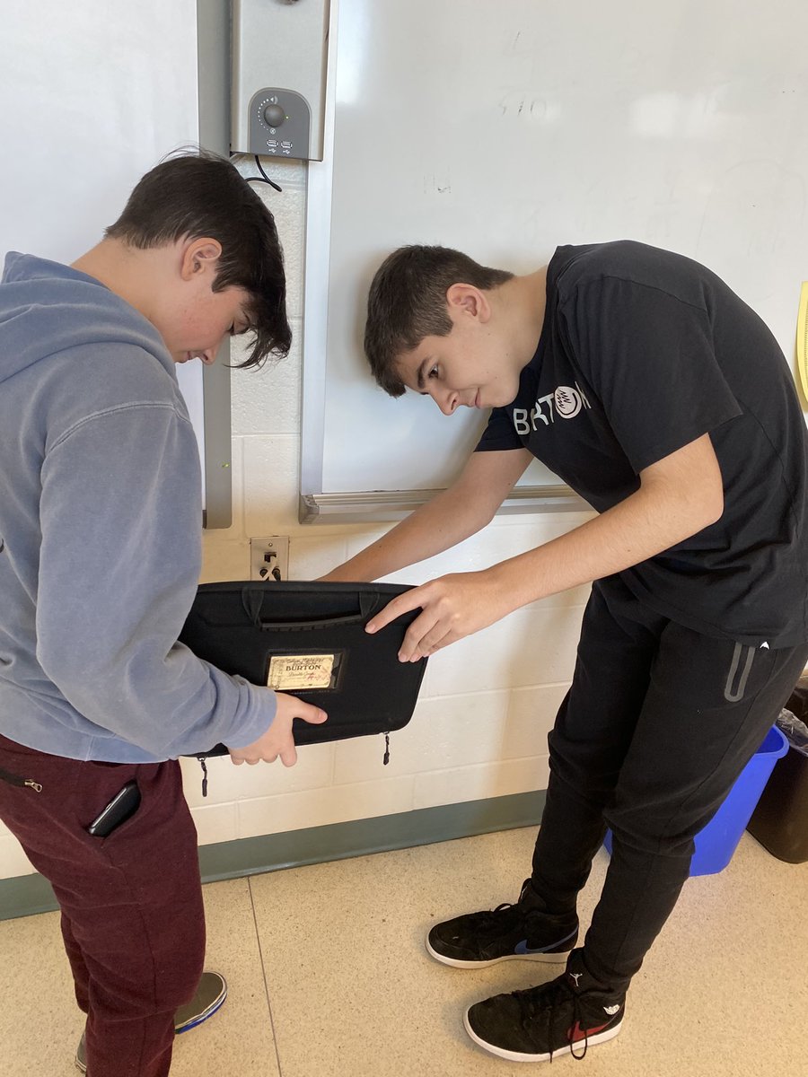 mrs_jcarpenter's tweet photo. Adv Math 7 students looking for examples of vertical, adjacent, complementary, and supplementary angles in nature, maps, architecture and the classroom. Students created a Slides presentation to show their findings. Activity will be uploaded to #GoOpenVA soon! #vbits #GoOpenVBCPS https://t.co/VjMOUl5fQ7