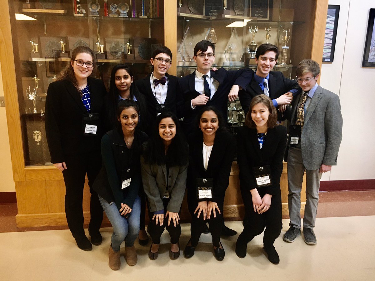 ScarbMESchools's tweet photo. SHS Academic Decathlon team hosts the State Championship meet @USAD_Main #redstormlearns #redstormpride @magisshupp https://t.co/cIenCHun7Z