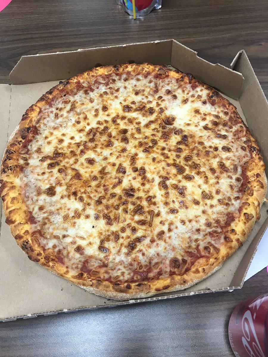 ColtsArroyo2's tweet photo. Fraction Friday! 2nd grade celebrated the end of our fraction unit by partitioning our whole pizzas into 8 equal parts and enjoying with our peers.#KFEproud #secondgrade  
@NISDFranklinES #NISDproud https://t.co/EJvPF1ZPEk