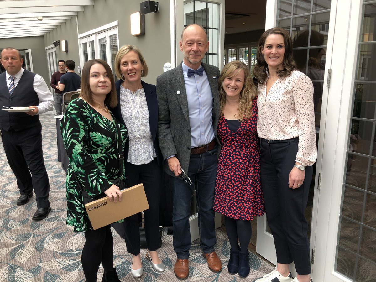 CassellCath's tweet photo. Spot @lowcarbGP’s No.1 fan! 🤣 #groupies #lowcarb I’m waiting for the follow David, I’ve got a room full of witnesses! 😉 @PCLifestyleconf @Gaylegerro @TessaBarnard1 @Cat_Sagias #PCLConf https://t.co/QQ8bKAsnAO